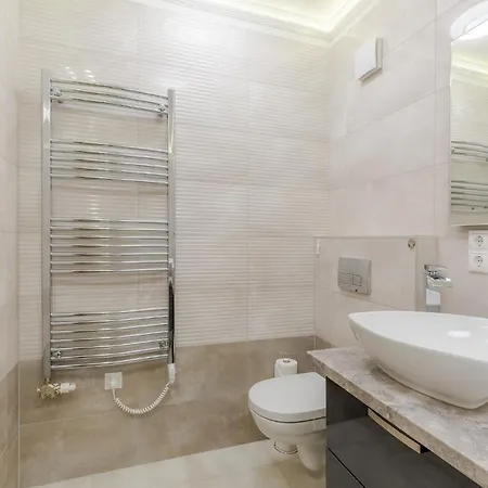 アパート Admiral Luxury Iv Apartman By Bltn *