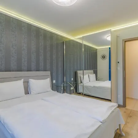 Admiral Luxury Iv Apartman By Bltn アパート